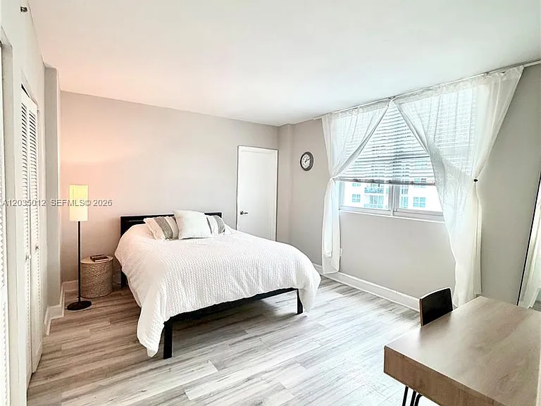 7501 E Treasure Dr #6T — Photo 11