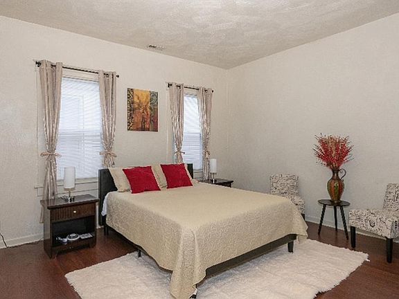 4th image of 349 51st St #1
