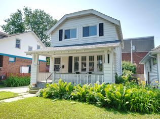 1823 E Elmdale Ct, Shorewood, WI 53211