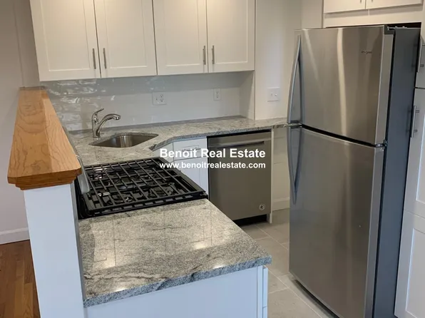 8 Avon St, Somerville, MA 02143