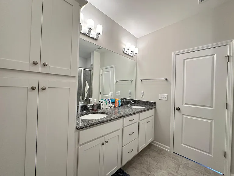 1002 Manorhaven Dr — Photo 3