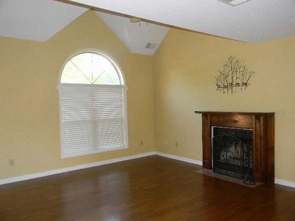 5th image of 512 Old Manse Ct