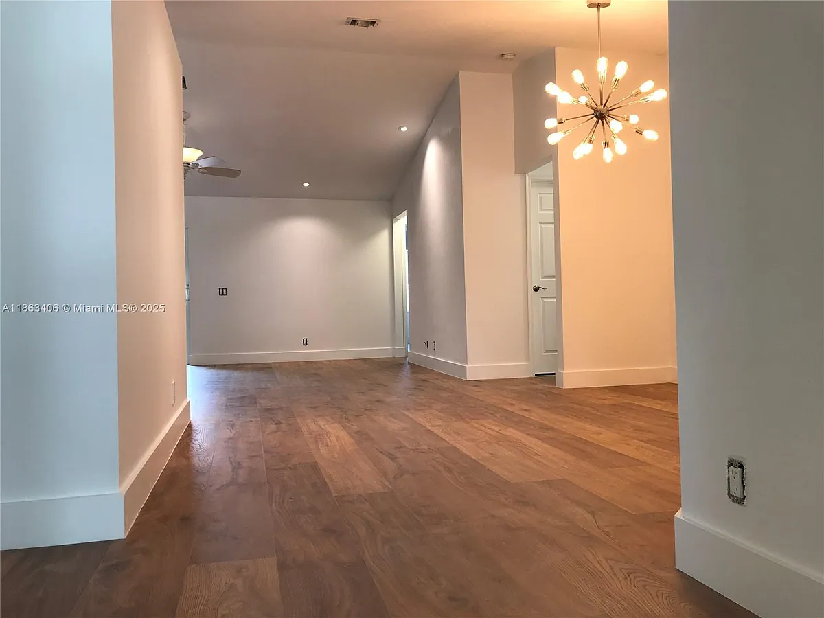 Building Photo - 4265 Pine Ridge Ct