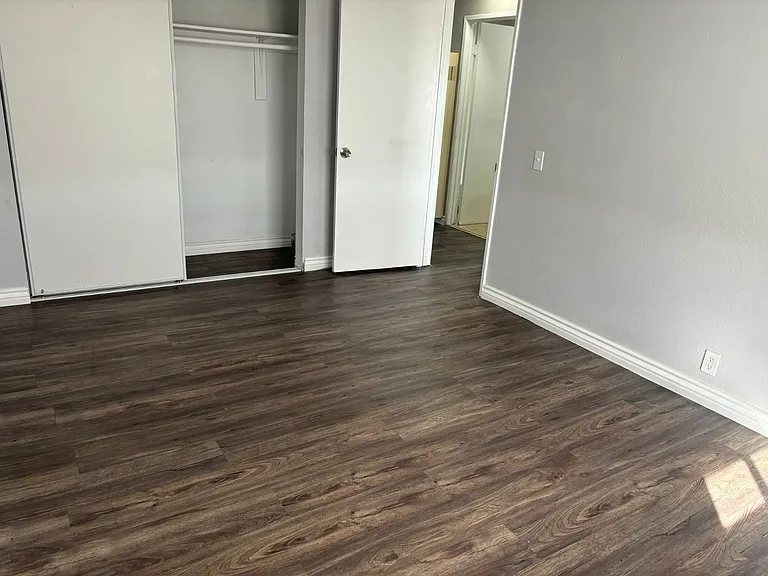 227 E 2nd St #4 — Photo 7