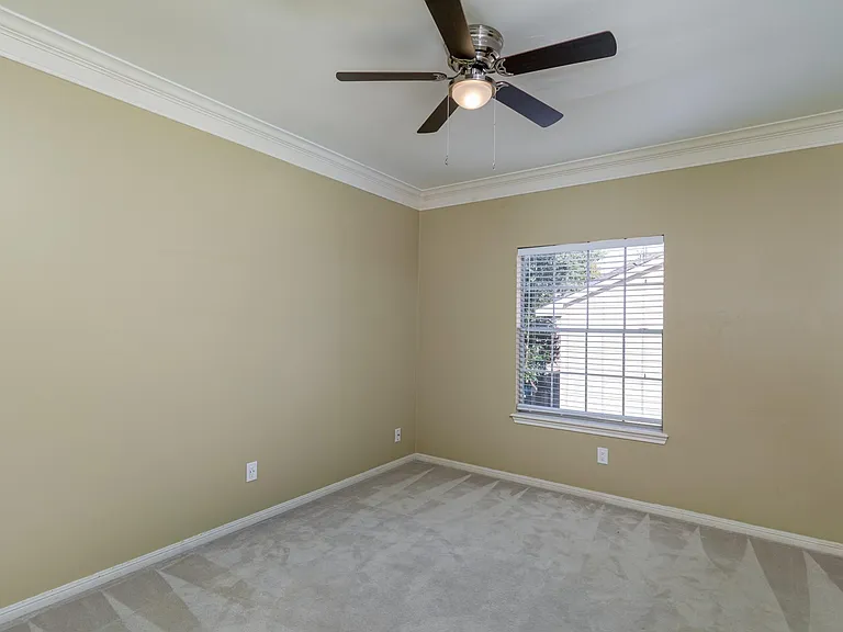 4418 Jane St — Photo 21