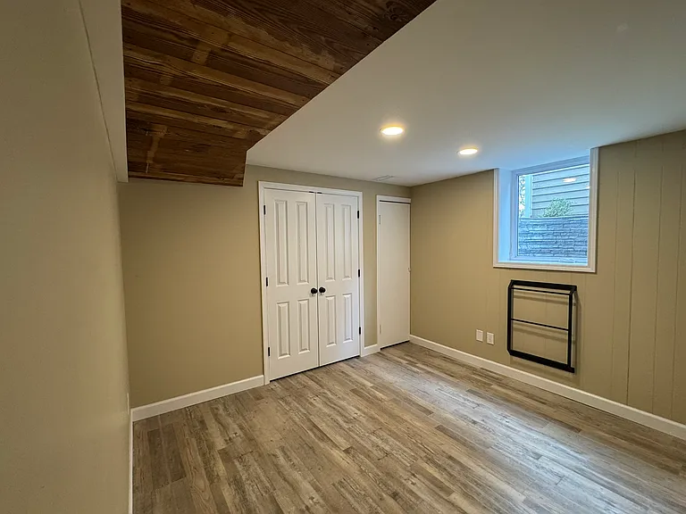 1113 E 3rd St #900 — Photo 7