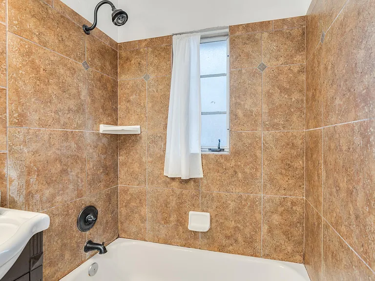 1120 E Waverly St — Photo 23