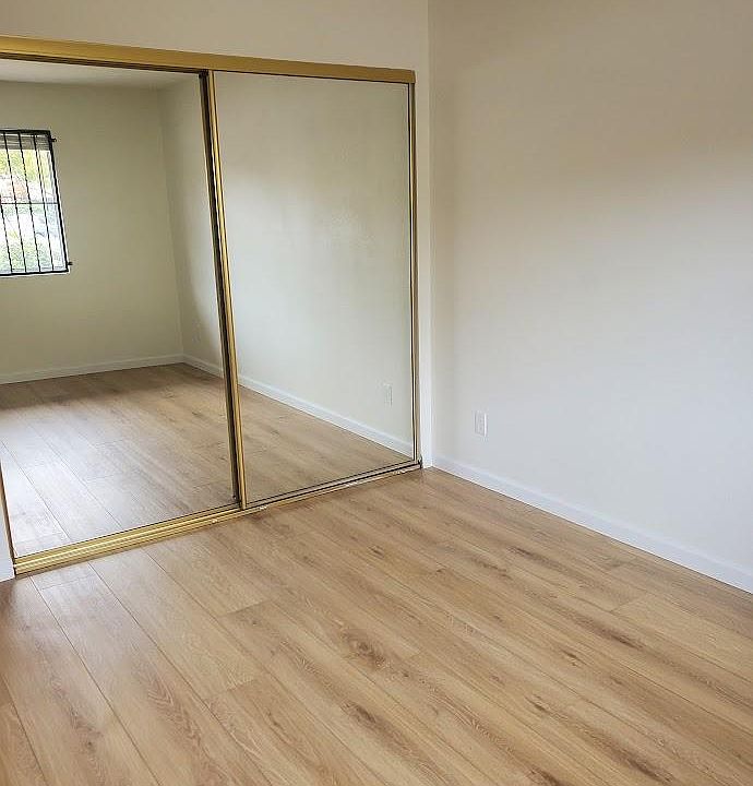 2nd image of 3522 Van Dyke Ave APT 3