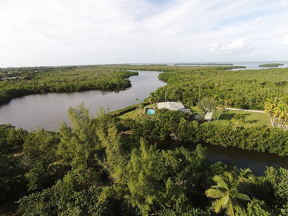 3rd image of 5340 Punta Caloosa Ct