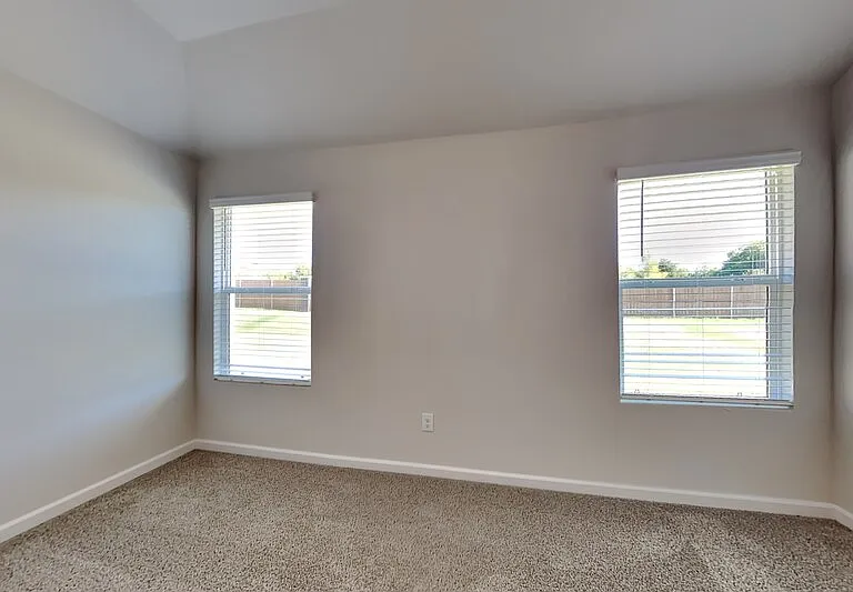11724 SW 29th Ter — Photo 8