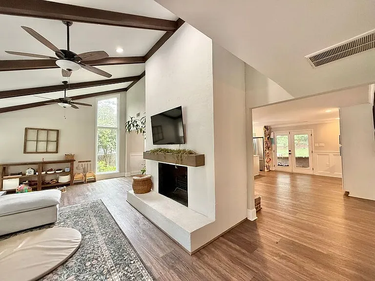 908 Plateau Ln — Photo 8