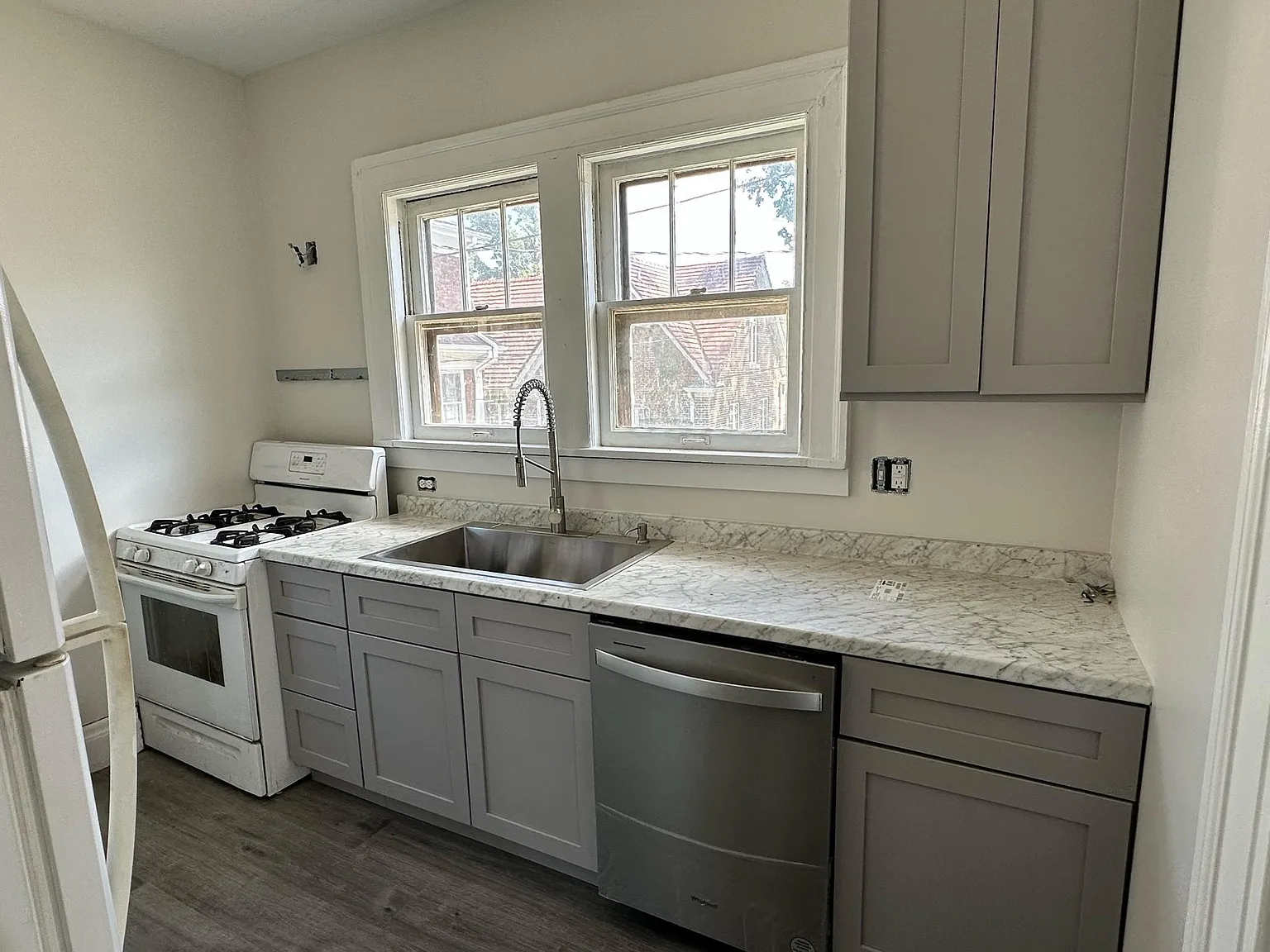 4 bed, 1600 sqft, $5,500 — Photo 4