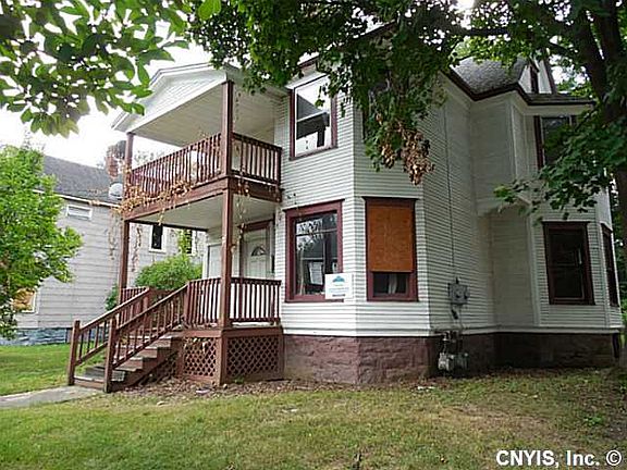 3rd image of 322 Bishop Ave