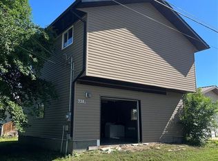 738 Henry St, Estevan, SK S4A1N2