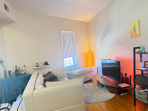 2nd image of 351 Summit Ave #3L