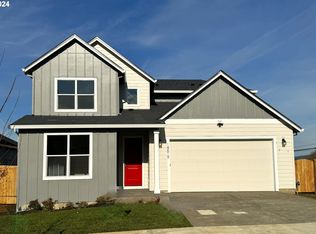 18615 Warm Springs St #2, Sandy, OR 97055