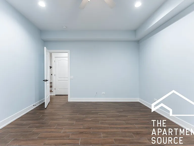 3329 N Avers Ave #1S — Photo 26