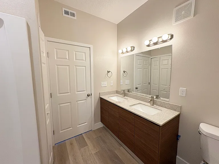 4424 S Texas Ave #306 — Photo 20