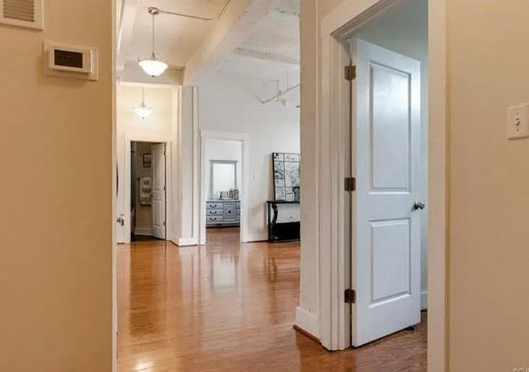 2318 Herbert Hamlet Aly #6 — Photo 2