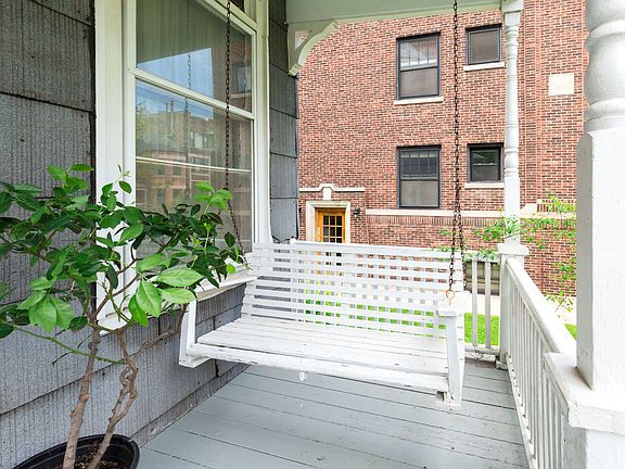 3rd image of 5542 S Dorchester Ave