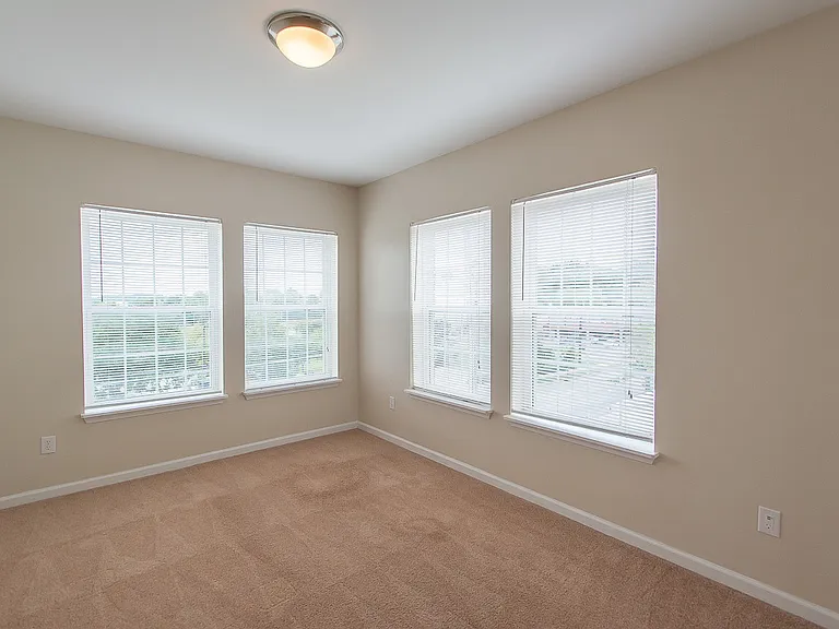 The Gateway Apartments — Photo 49