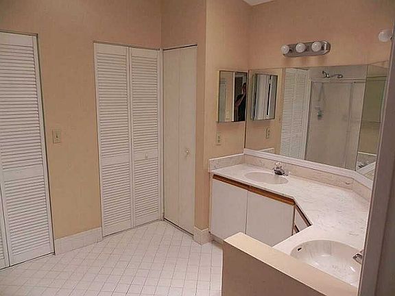 4th image of 10731 NW 16th Ct