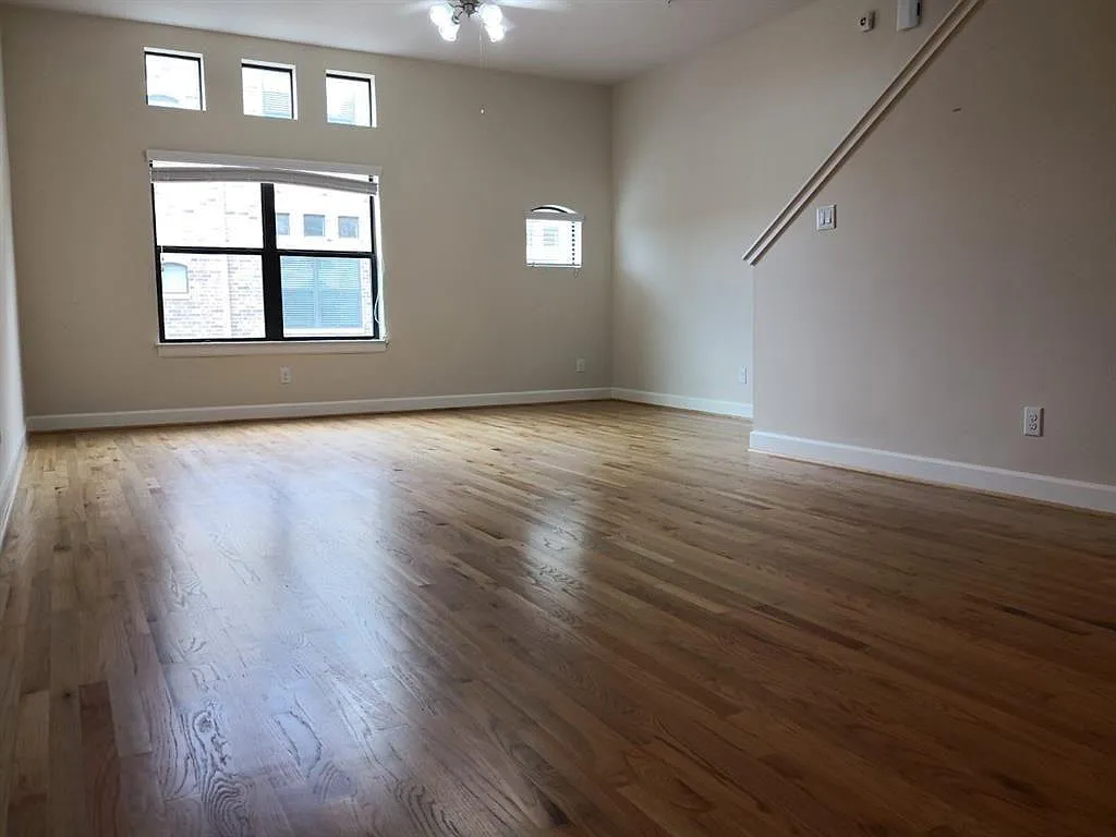 2 bed, 2.0 bath, 1501 sqft, $2,000 — Photo 4