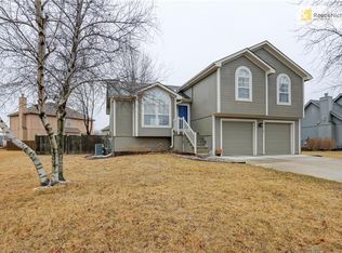 1213 NE Franklin Dr, Lees Summit, MO 64064