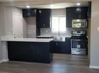 26 Dale Ln, Redlands, CA 92373