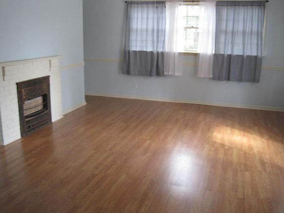 3rd image of 402 W Gordon St