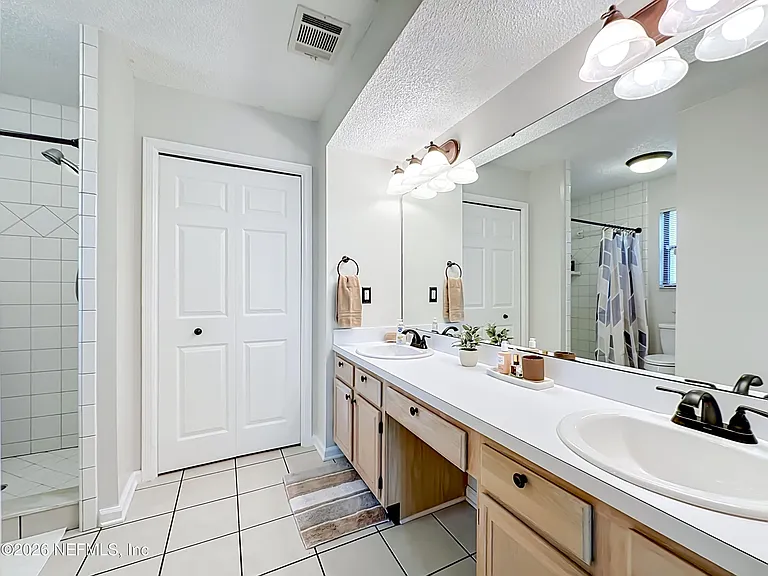 341 Hickory Hollow Dr N — Photo 22