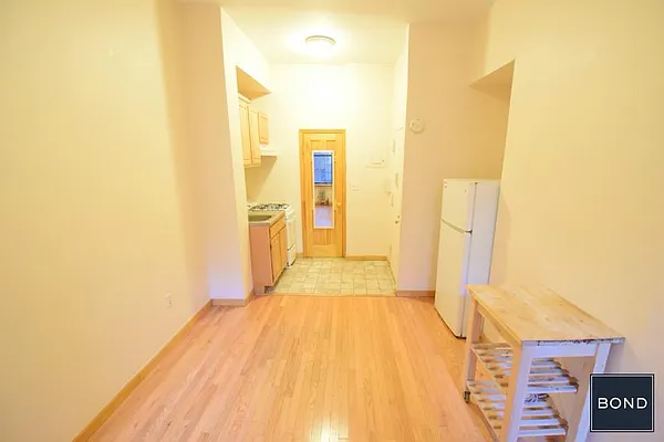 Rented by Bond New York | media 7