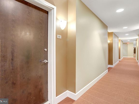 4th image of 444 W Broad St Unit 634
