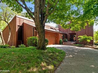 3 Hathaway Cres, Sugar Grove, IL 60554