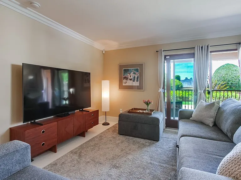 525 Marine St #1 — Photo 33