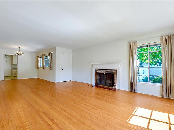 5th image of 118 Hobart Ave