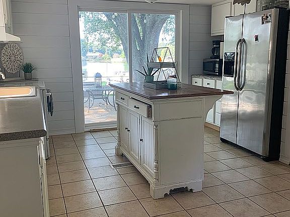4th image of 11018 Hermenitt Dr