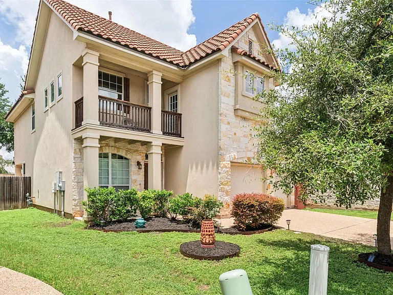 15528 Interlachen Dr — Photo 2