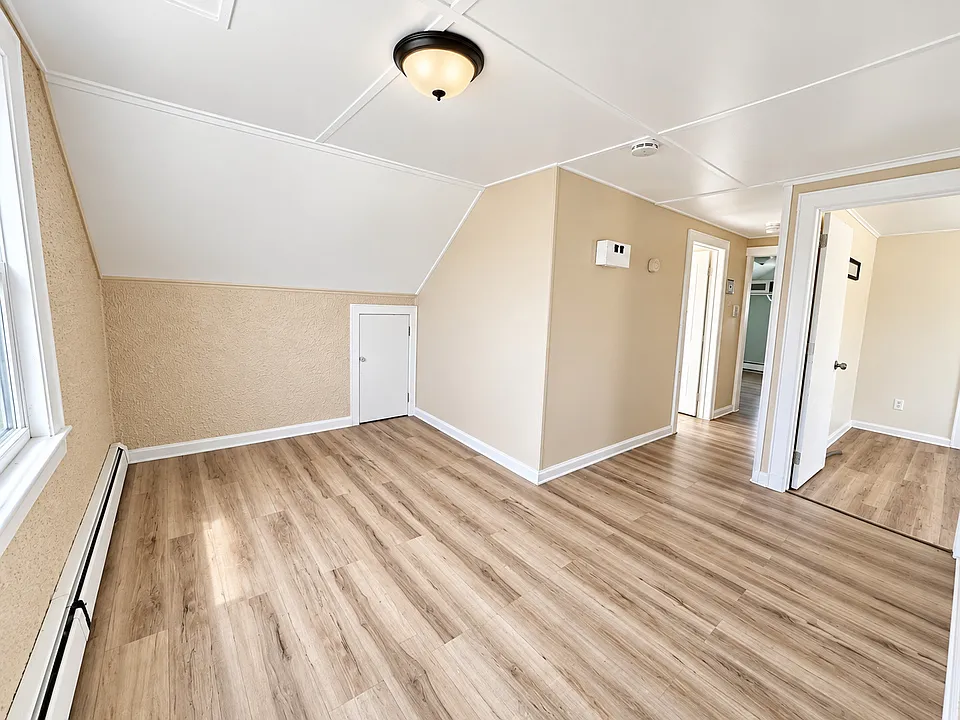 303-305 S Pearl St #3