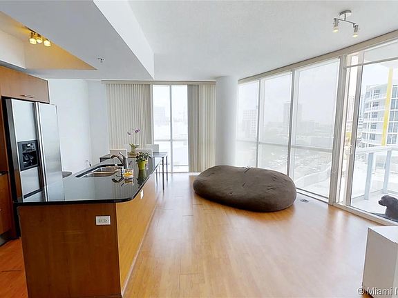 2nd image of 480 NE 30th St APT 807