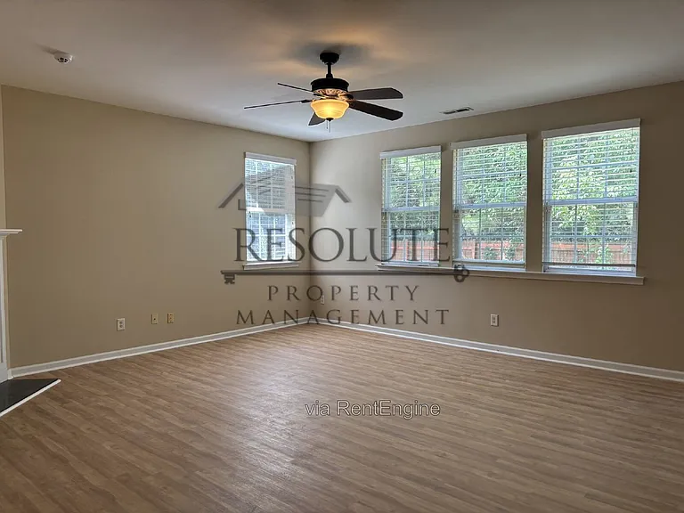 4 Spicewood Ct — Photo 5