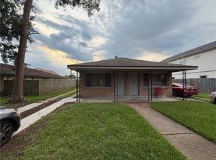 2212 Fenelon St, Chalmette, LA 70043