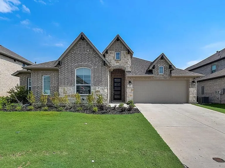 17013 Eastbrook Dr — Photo 2