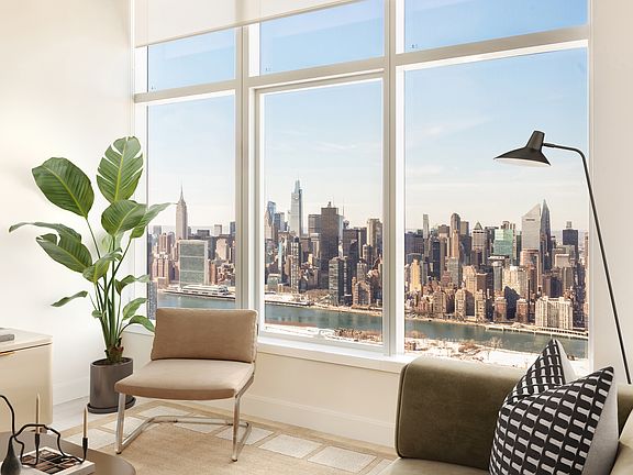 4th image of 2315 44th Dr #Penthouse 1h