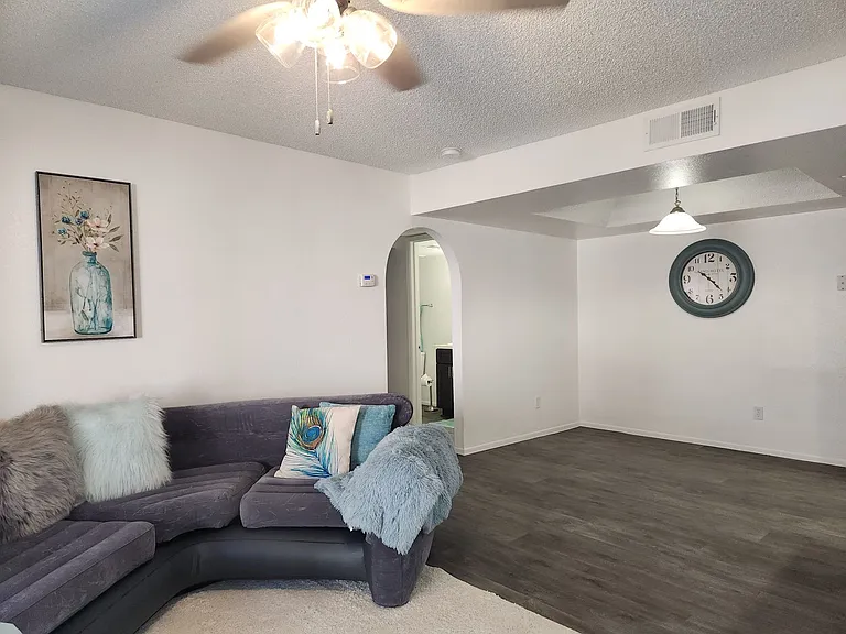 Desert Lakes Apartments — Photo 23