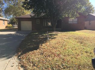 924 N El Paso Dr, Derby, KS 67037