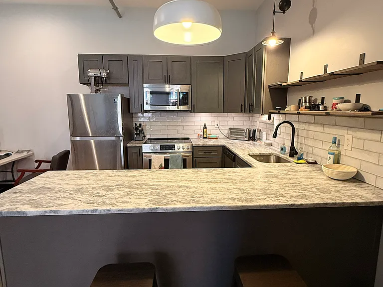 4 Washington St — Photo 1
