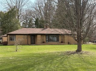 6214 Hugh St, Burton, MI 48509