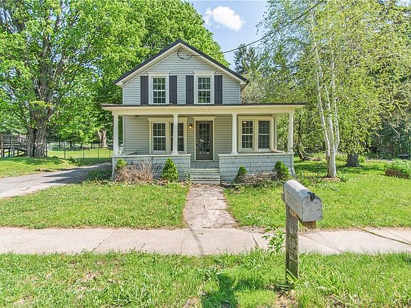4th image of 116 Maple St