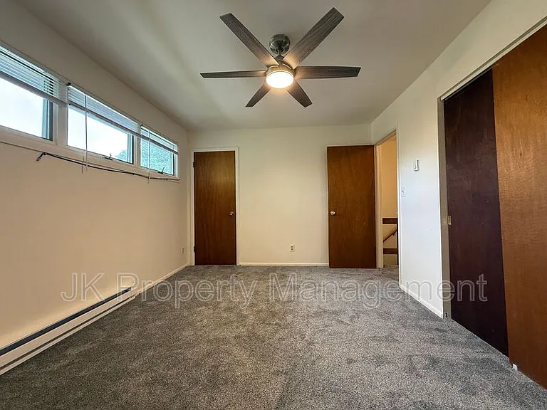 919 1st Ave SW #4 — Photo 26